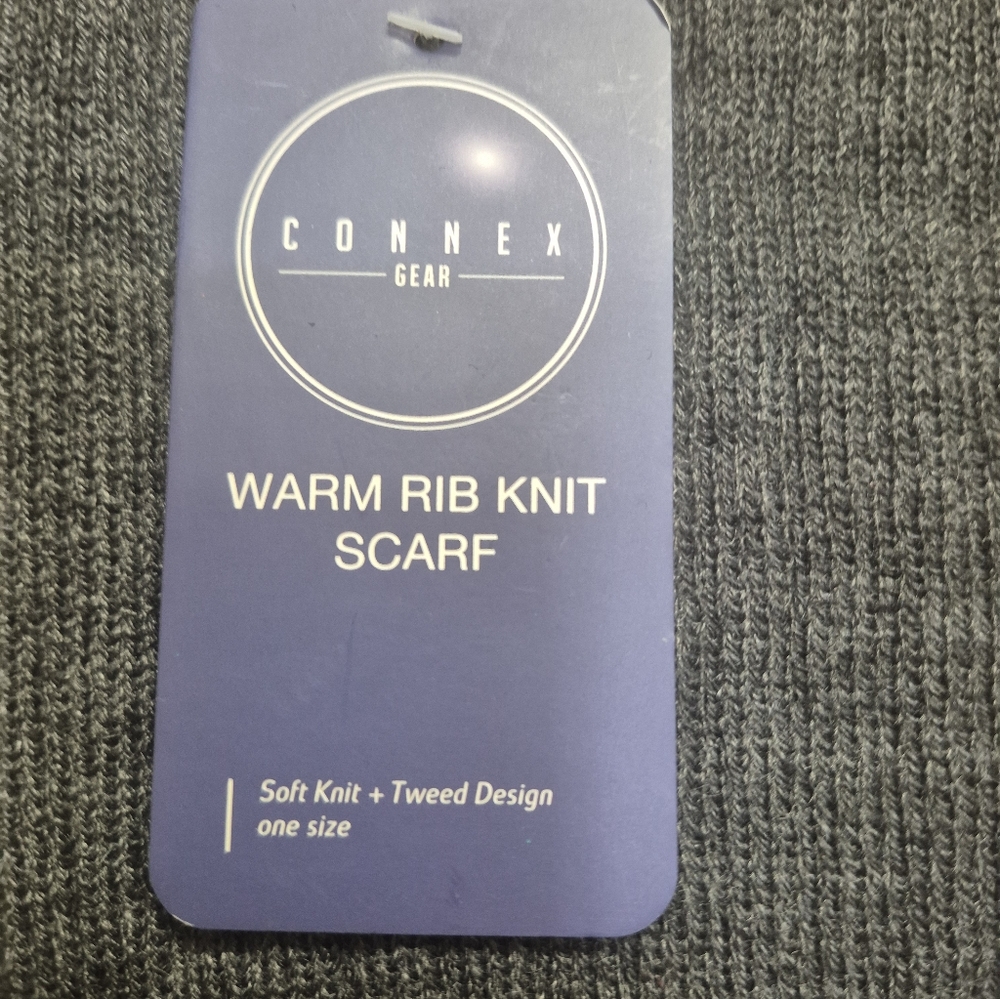 Gray Ribbed Knit Scarf - Picture 4 of 4